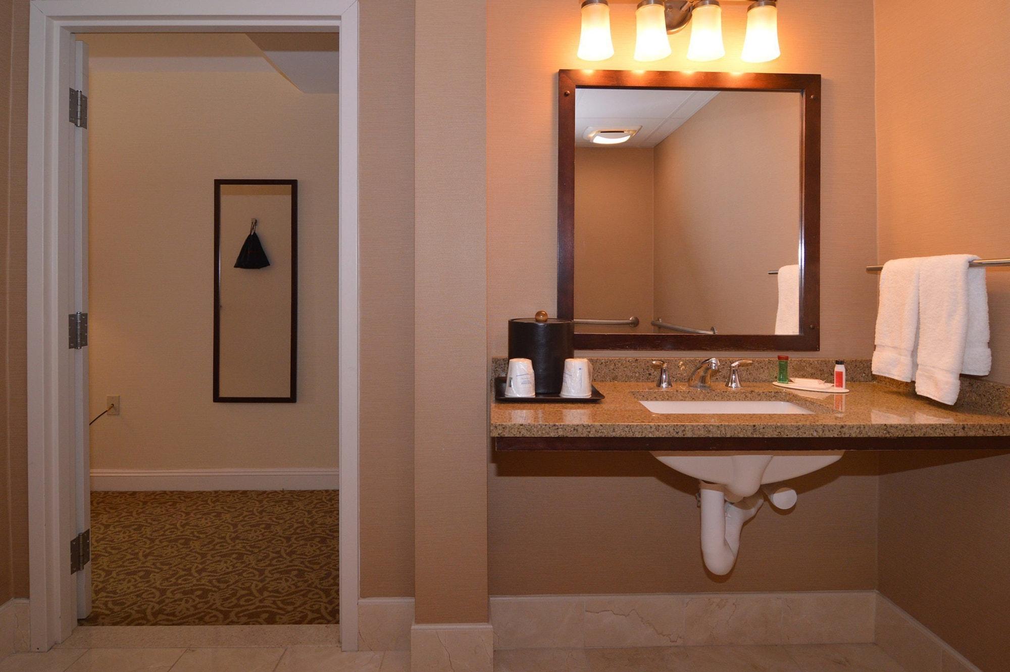 Ramada By Wyndham Seekonk Providence Area Экстерьер фото