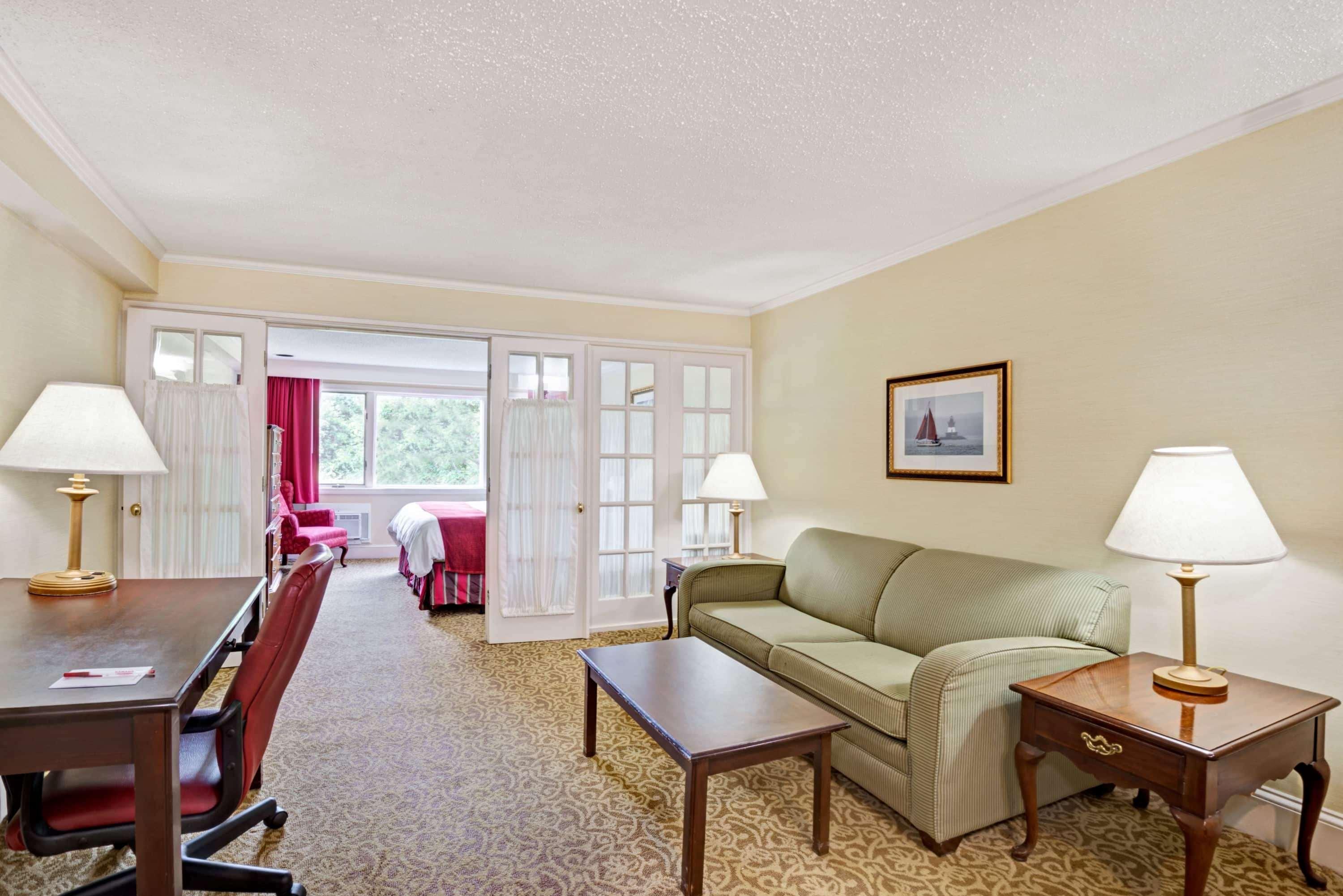 Ramada By Wyndham Seekonk Providence Area Экстерьер фото