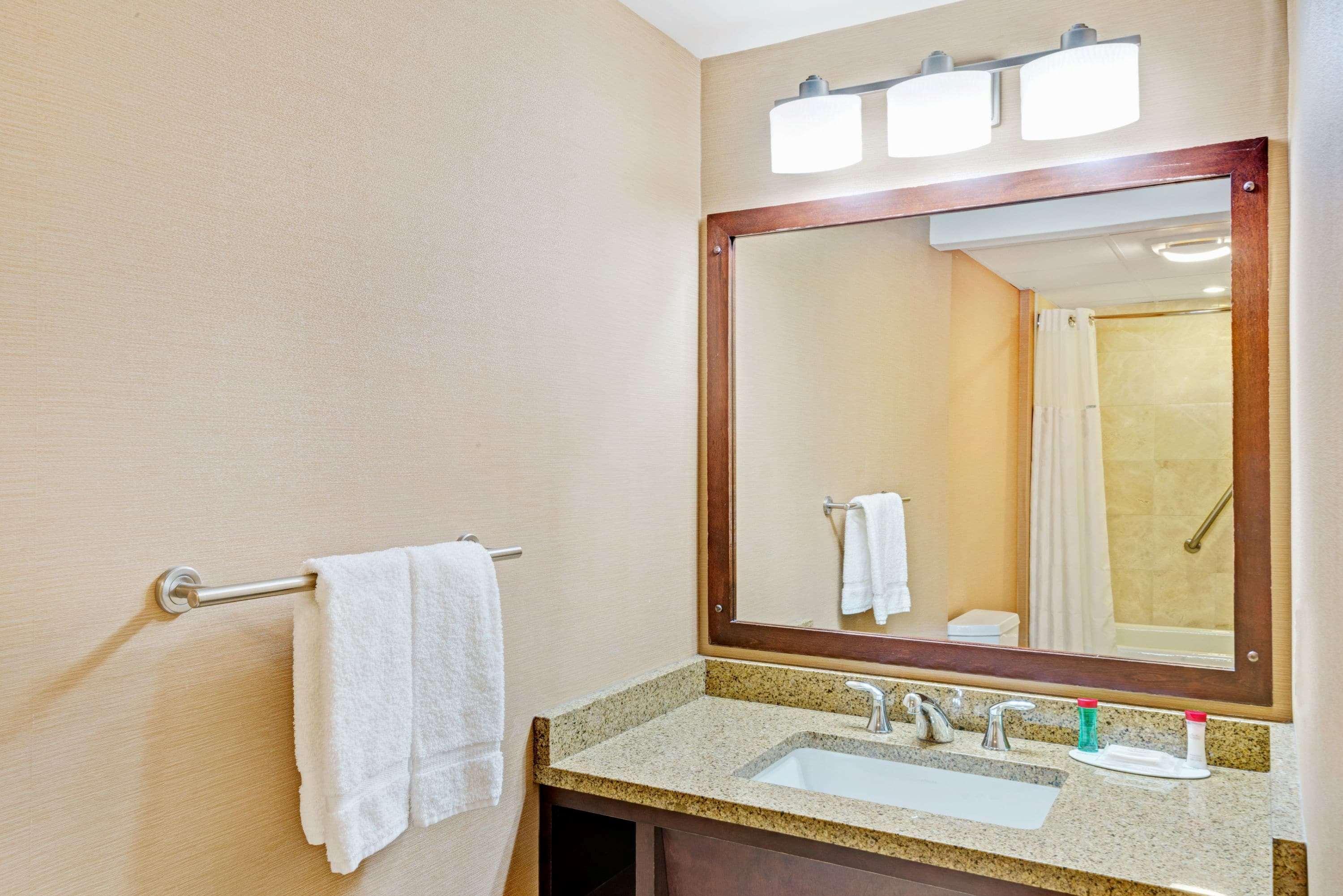 Ramada By Wyndham Seekonk Providence Area Экстерьер фото