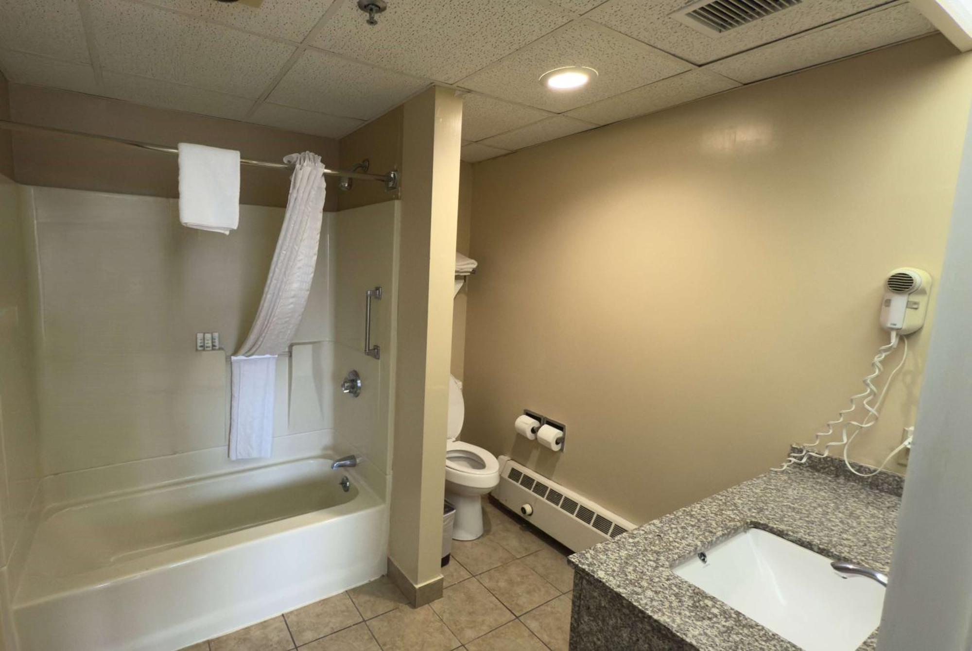 Ramada By Wyndham Seekonk Providence Area Экстерьер фото