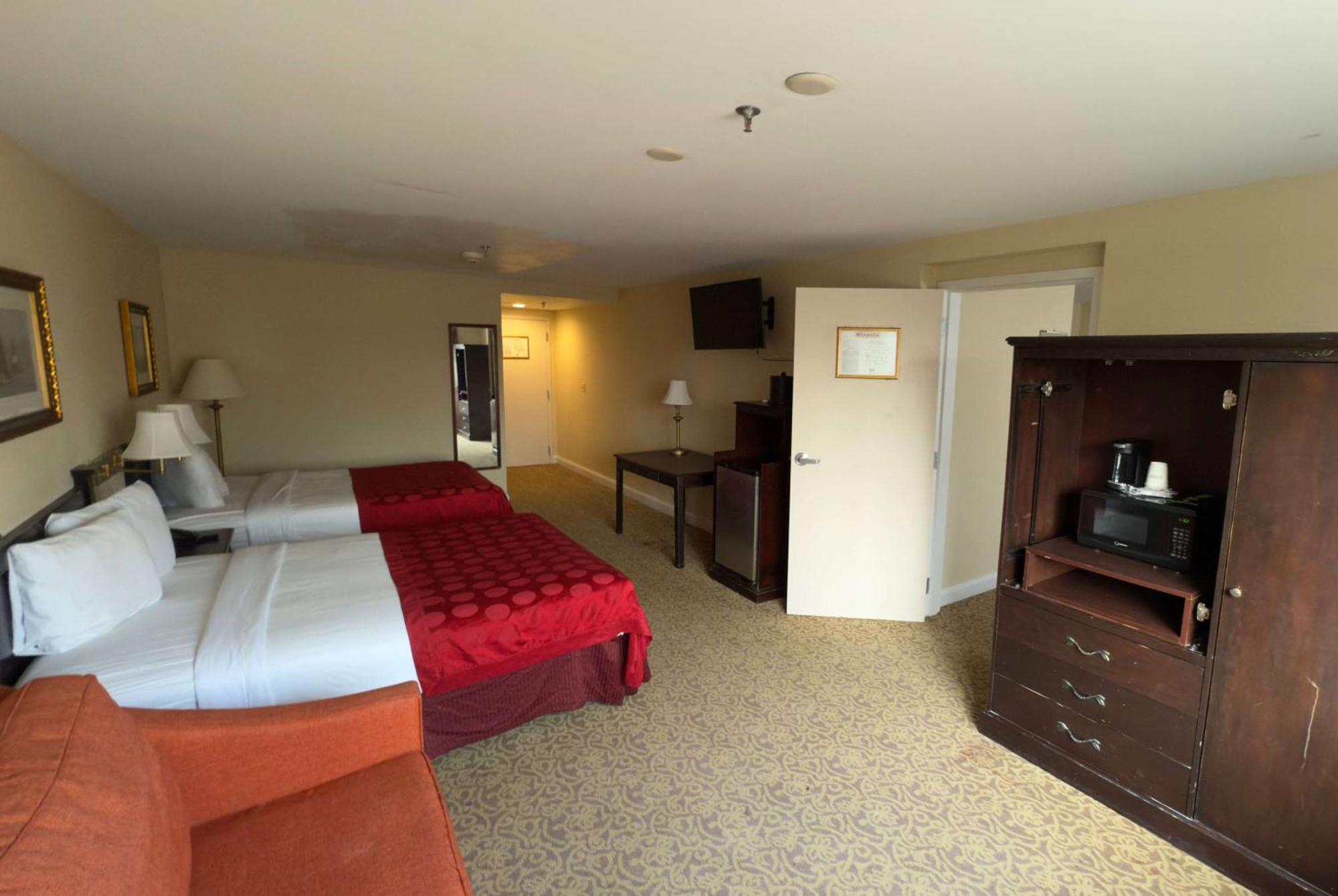 Ramada By Wyndham Seekonk Providence Area Экстерьер фото