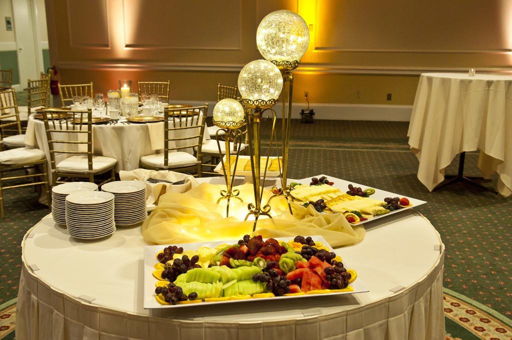 Ramada By Wyndham Seekonk Providence Area Экстерьер фото