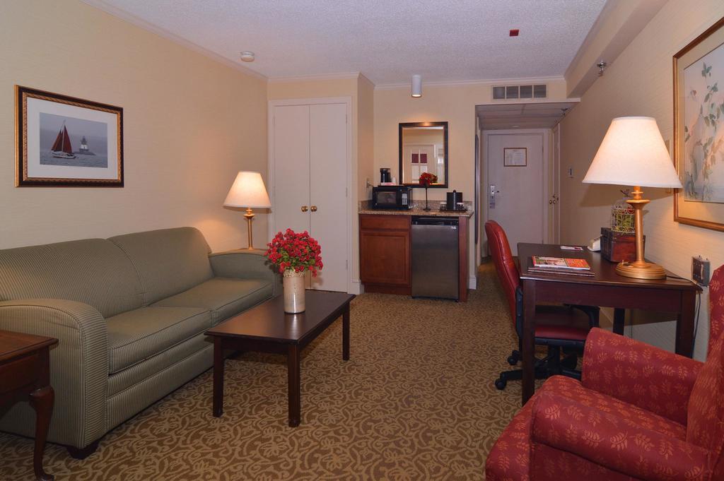 Ramada By Wyndham Seekonk Providence Area Экстерьер фото