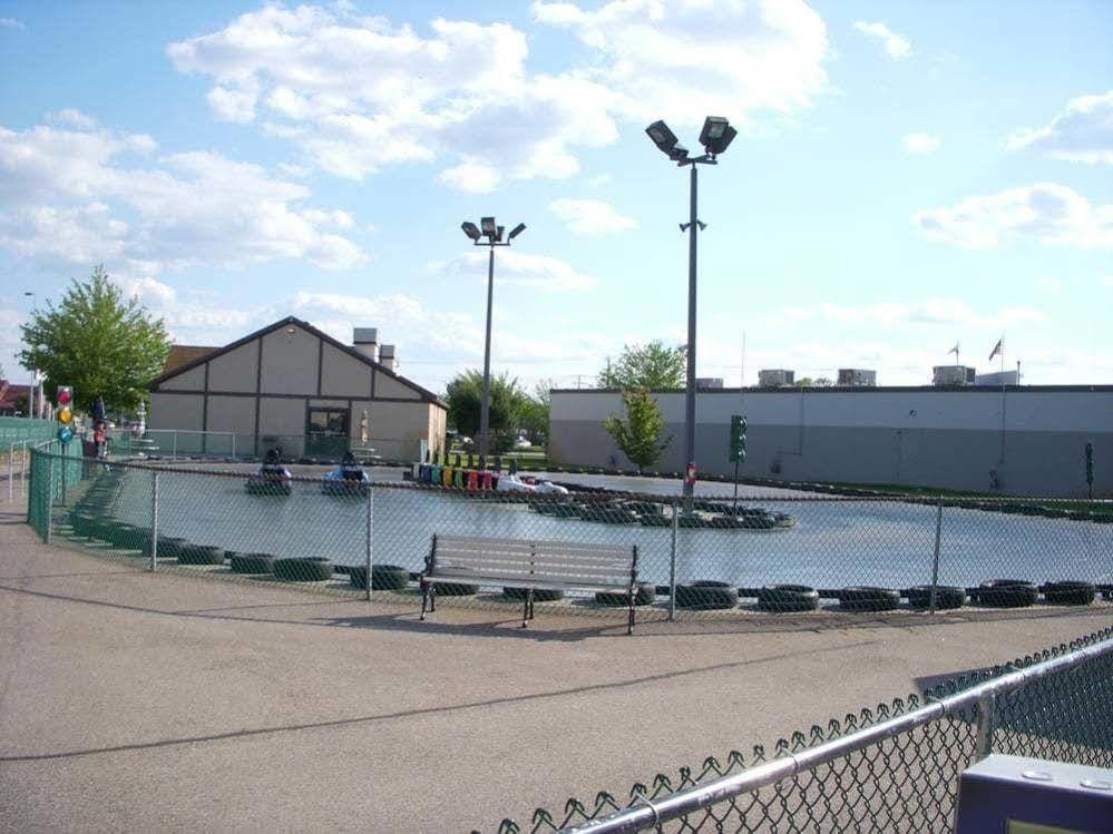 Ramada By Wyndham Seekonk Providence Area Экстерьер фото
